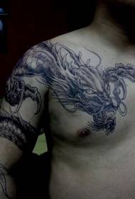 Domineering shawl dragon tattoo pattern that boys like