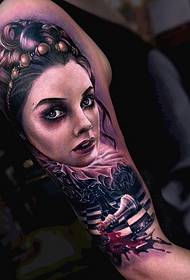 Kvinde portræt tatovering