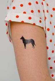 Braccio nero tatuaggio pastore tedesco