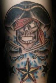 Rankos spalvos penkiakampės žvaigždės piratų kaukolės tatuiruotės paveikslėlis