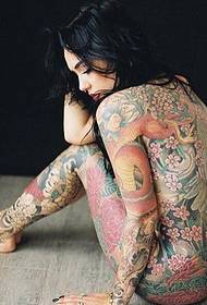 Super popularne seksi slike s tetovažama