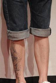 Artikkelin jalkamuoto totem tatuointi