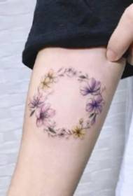 Věnec tetování 9 malých vzorů čerstvého věnce tetování