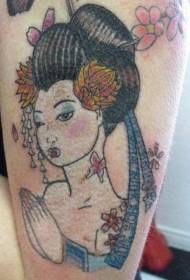 ຮູບແບບ tattoo Geisha ແລະດອກໄມ້ສີດອກໄມ້ cherry