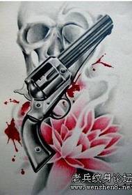 Tattoo Yepakati: Iyo Inotyisa Super Handsome Pistol Lotus Yakagadzika Tatoo Mufananidzo