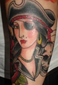Rokas krāsas klasisks pirātu meitenes portreta tetovējums