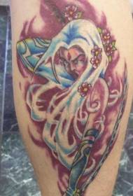 Noha barva dívka bojovník s květinový vzor tetování