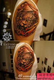 Mužské paže dominantní Tetování Lev Lev tetování
