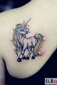 Ang pattern ng cute na unicorn na tattoo