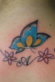 背中の小さな蝶の手紙のタトゥーパターン