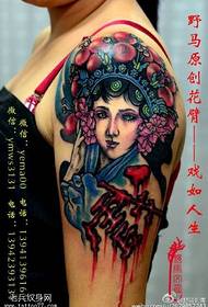 Bahu pola pola tato kembang Cina