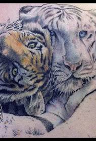 krāsu tīģeru pāris tetovējuma attēli