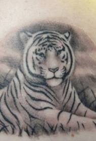 padrão de tatuagem de tigre branco muito realista de aparência natural