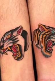 олдсцхоол узорак тетоваже главе од тигра до жуто-црвеног тона