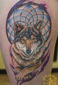 Una bella imatge del tatuatge del llop de Pu Meng Wang