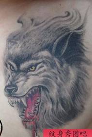 patró de tatuatge de llop: patró de tatuatge de cap de llop de sang per gota de pit