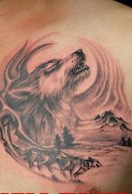 Goed-útsicht knappe tatoeaazjepatroon foar boarst wolfkop