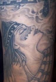 Neska azteka erretratuaren tatuaje eredua