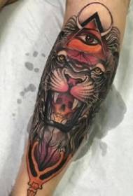gaya sekolah set desain tato macan berwarna