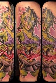 krah. Fotografitë me tatuazh vajzën me moto zombie me tatuazh