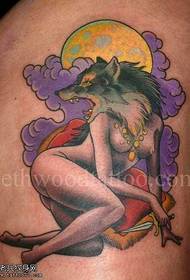 Padrão de tatuagem feminina de lobo assassino