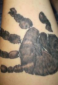 детски ръчен отпечатък черен модел татуировка