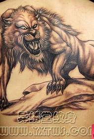 image de tatouage de loup demi-arrière