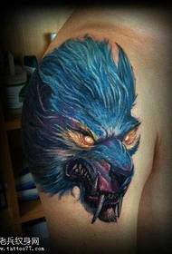手臂酷和兇猛的狼頭紋身圖案