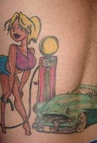Sānu ribu blondīne uzmundrina automašīnas tetovējumu