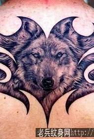 Wolf-Tattoo-Muster: klassisches, dominierendes Wolfskopf-Tattoo-Muster