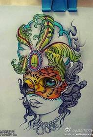 Patrón de tatuaje de niña de máscara de color