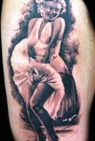 Magagandang pattern ng tattoo ng batang babae na Marilyn Monroe