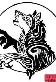 Populārs skaistais totēma vilku galvas tetovējuma modelis