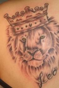 Lion King og Crown Tattoo Pattern