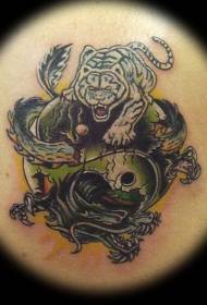 Tatuaje de dragón con tigre no toque de yin e yang