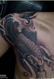 egy személyre szabott tintahal tetoválás mintát