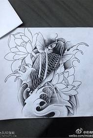tradicional figura del tatuatge de lotus de calamar