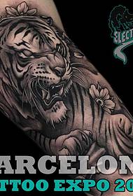 Didelio tigro tatuiruotės modelis