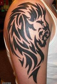 løve totem tatoveringsmønster