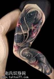 uzorak tetovaže lignje na nogu