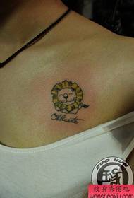 girl's chest popular cute little lion tattoo pattern