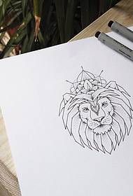 Eŭropa leono kapo linio pikanta tatuaje manuskripto