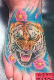 cool color tiger head tattoo pattern for boys' backs