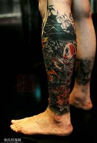 patrón de tatuaje de calamar de pierna