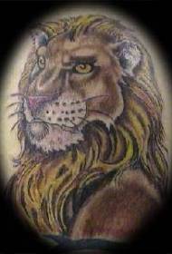 imatge de tatuatge de lleó humanitzat en color d'espatlles