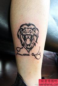Kruroj klasika bela totema leono kapo tatuaje ŝablono