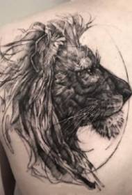 9张适合狮子座的狮子纹身作品图案