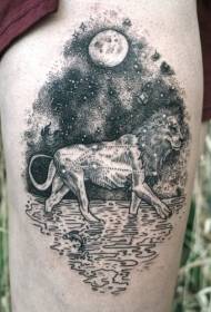gravure stijl zwarte leeuw met nachtelijke hemel Tattoo patroon