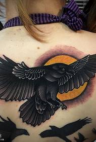 Ukunyuka kwe tattoo ye-Eagle tattoo