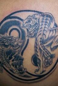yin och yang skvaller tiger och dragon tatuering mönster